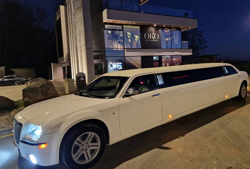 Limusiini Chrysler 300c jopa 8 hengelle